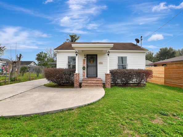 7714 Helmers Street, Houston TX 77022