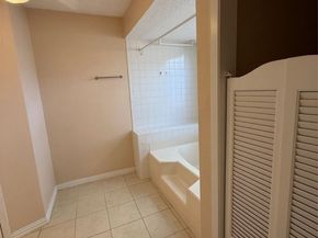 4027 W Summit Valley Drive, Houston TX 77082