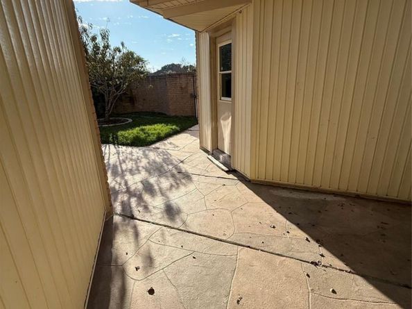 4027 W Summit Valley Drive, Houston TX 77082