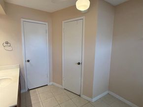 4027 W Summit Valley Drive, Houston TX 77082