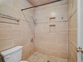9009 Richmond Avenue 703, Houston TX 77063
