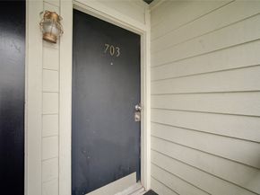 9009 Richmond Avenue 703, Houston TX 77063