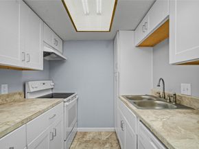 9009 Richmond Avenue 703, Houston TX 77063