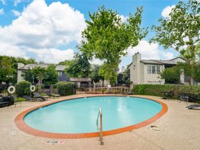 9009 Richmond Avenue 703, Houston TX 77063