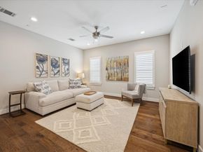 920 W 25th Street B, Houston TX 77008