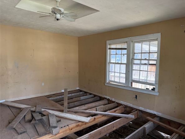 7952 Cinderella Street, Houston TX 77028