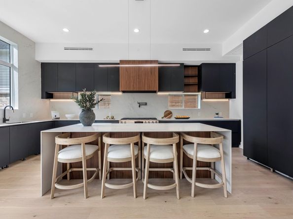 963 W 41st Street, Houston TX 77018