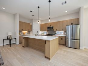 2507 N Macgregor Way, Houston TX 77004