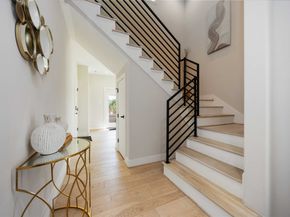 2507 N Macgregor Way, Houston TX 77004