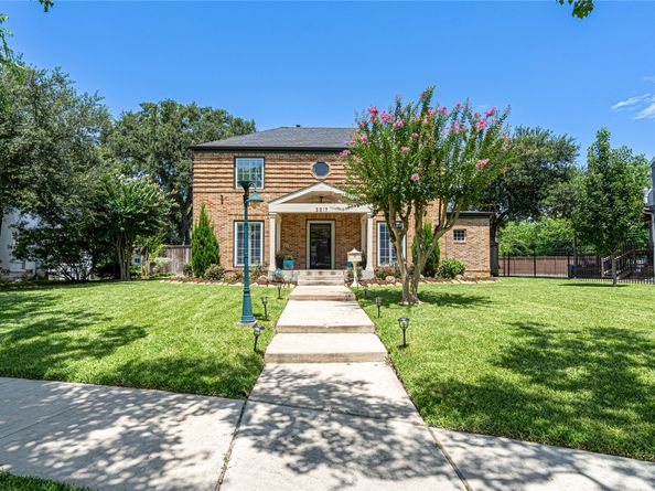 3217 Parkwood Drive, Houston TX 77021