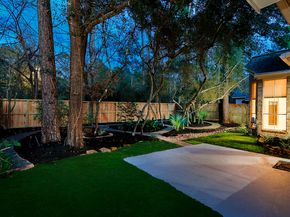 87 N Crossed Birch Place, The Woodlands TX 77381