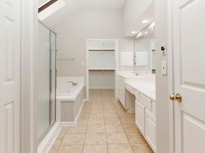 87 N Crossed Birch Place, The Woodlands TX 77381