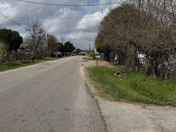 219 Dale Street, Houston TX 77060