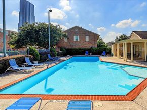 5823 Valley Forge Drive 93, Houston TX 77057