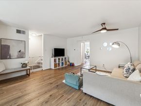 5823 Valley Forge Drive 93, Houston TX 77057