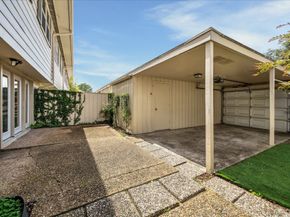 5823 Valley Forge Drive 93, Houston TX 77057