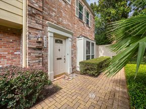 5823 Valley Forge Drive 93, Houston TX 77057