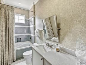 1239 Rue De La Paix Way B2, Houston TX 77056