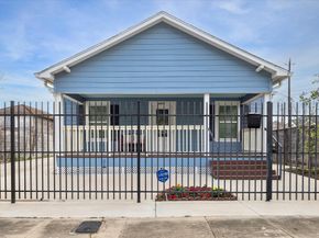 2219 Mckee Street, Houston TX 77009