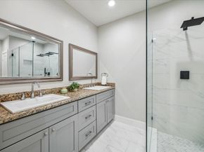 2219 Mckee Street, Houston TX 77009