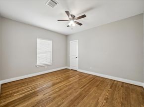 2219 Mckee Street, Houston TX 77009