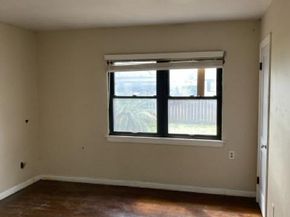 125 W Sunnyside Street, Houston TX 77076