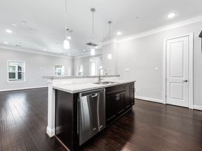 2524 Hutchins Street, Houston TX 77004