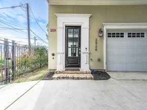 2524 Hutchins Street, Houston TX 77004