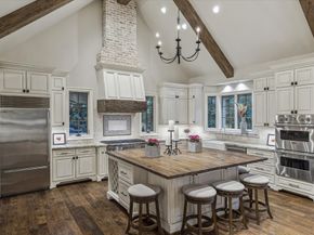 23 Hickory Ridge Drive, Houston TX 77024