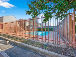 1920 Augusta Drive 7, Houston TX 77057