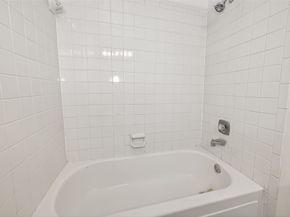 1920 Augusta Drive 7, Houston TX 77057