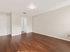 1920 Augusta Drive 7, Houston TX 77057