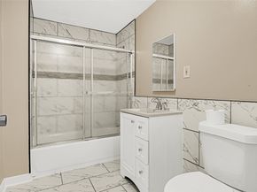 305 N Live Oak Street, Houston TX 77003