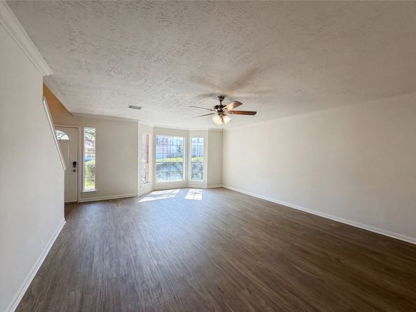 6831 Stratford Park Drive, Houston TX 77084