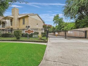 12550 Whittington Drive 203, Houston TX 77077