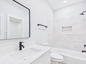 5030 Creekmont Drive, Houston TX 77091