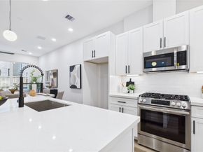 5030 Creekmont Drive, Houston TX 77091