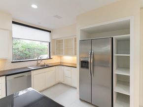 8800 Woodway Drive 10, Houston TX 77063