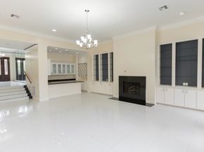 8800 Woodway Drive 10, Houston TX 77063