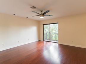 8800 Woodway Drive 10, Houston TX 77063