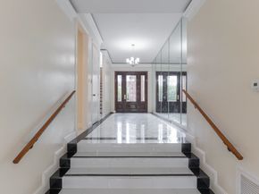 8800 Woodway Drive 10, Houston TX 77063