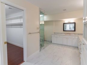 8800 Woodway Drive 10, Houston TX 77063