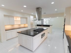 8800 Woodway Drive 10, Houston TX 77063