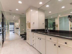 8800 Woodway Drive 10, Houston TX 77063