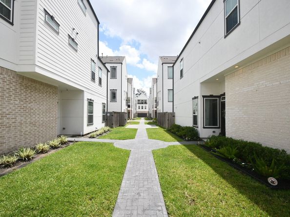 5418 Wheatley Street C, Houston TX 77091