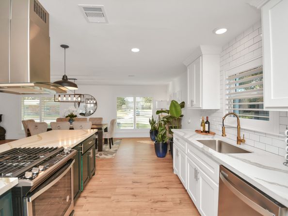 2619 Stoney Brook Drive, Houston TX 77063