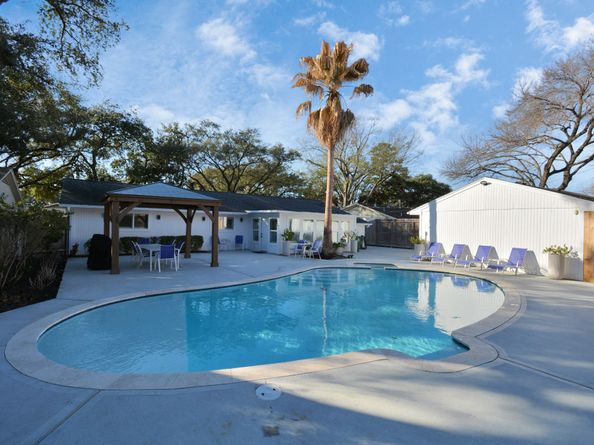 2619 Stoney Brook Drive, Houston TX 77063