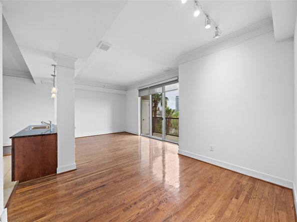 3333 Allen Parkway 505, Houston TX 77019