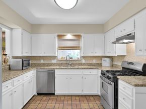 2117 Nantucket Drive, Houston TX 77057