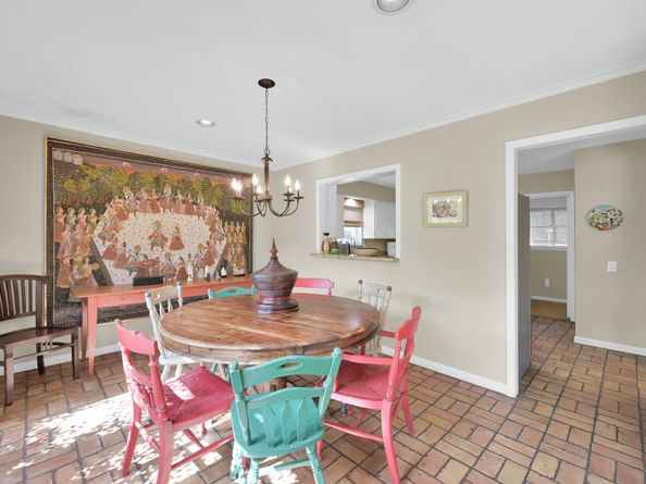 2117 Nantucket Drive, Houston TX 77057
